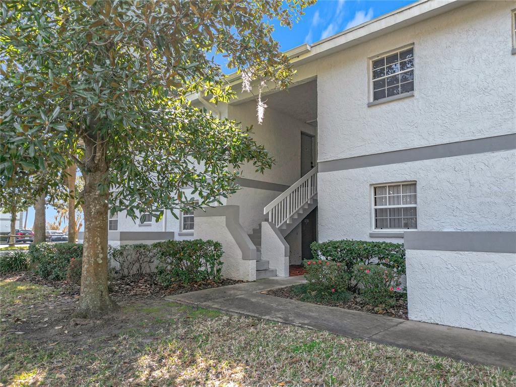Picture of 588 Fairways Lane Unit E204, Ocala, FL 34472