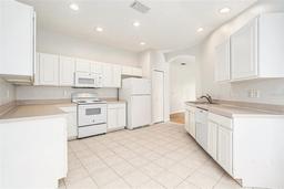 Picture of 5836 Autumn Shire Drive, Zephyrhills, FL 33541