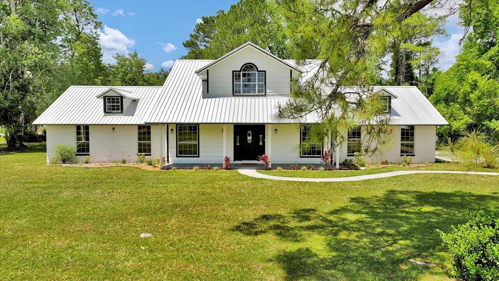 Picture of 100 Redbud Woods Trail, Palatka, FL 32177