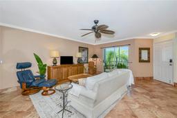 Picture of 850 S Tamiami Trail Unit 431, Sarasota, FL 34236