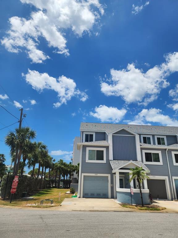 Picture of 900 Harbour House Drive, Indian Rocks Beach, FL 33785