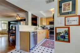 Picture of 2614 Cove Cay Drive Unit 409, Clearwater, FL 33760