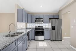 Picture of 12832 Downstream Circle, Orlando, FL 32828