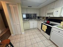 Picture of 129 Caryl Way Unit 129, Oldsmar, FL 34677