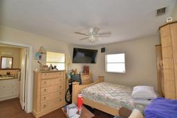 Picture of 224 Raymond Avenue, Frostproof, FL 33843