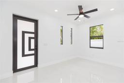 Picture of 907 E Okaloosa Avenue, Tampa, FL 33604