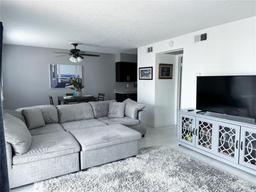 Picture of 5225 Coquina Key Drive Se Unit B, St Petersburg, FL 33705
