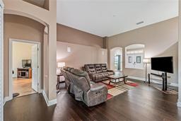 Picture of 6038 Palomaglade Drive, Lithia, FL 33547