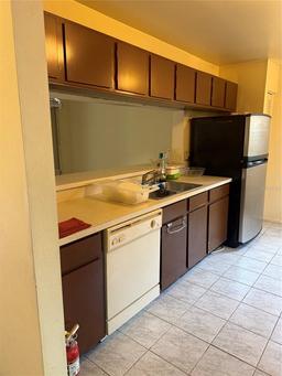 Picture of 5014 Barrington Circle Unit 2102, Sarasota, FL 34234