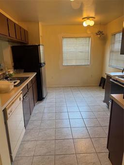 Picture of 5014 Barrington Circle Unit 2102, Sarasota, FL 34234