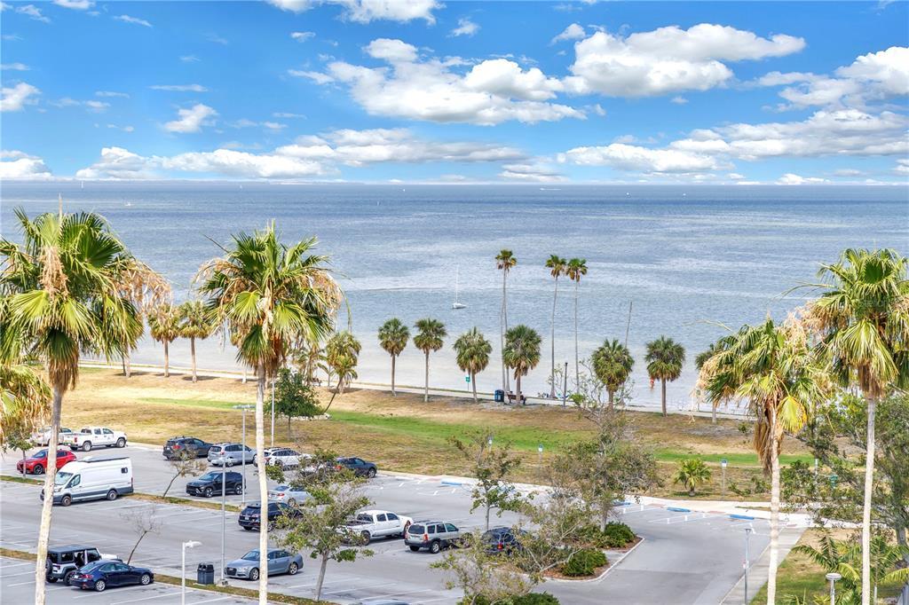Picture of 1120 NORTH Shore Drive Ne Unit 804, St Petersburg, FL 33701