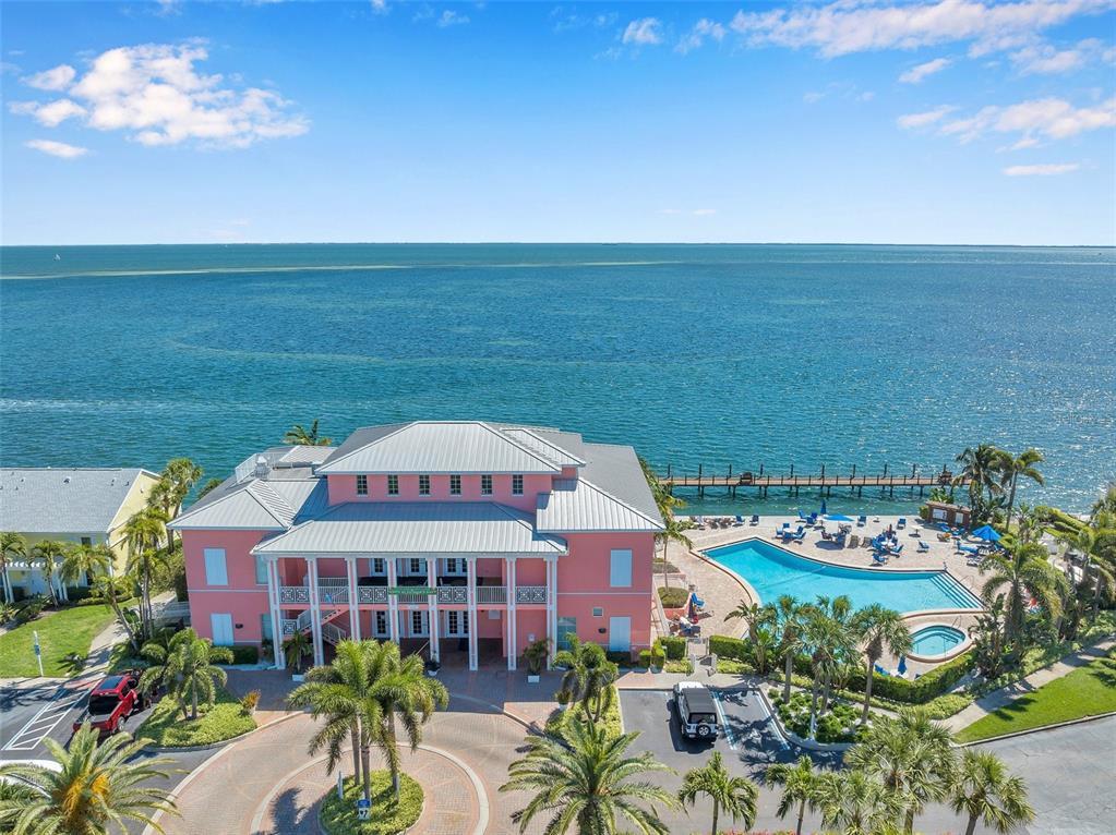 Picture of 4872 Beach Drive Se Unit D, St Petersburg, FL 33705