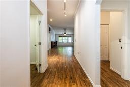 Picture of 2008 Berry Lake Drive, Brandon, FL 33510