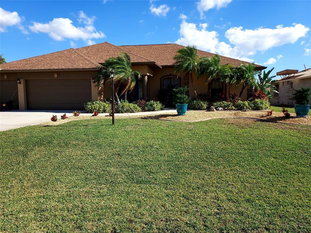 Picture of 19 Medalist Way, Rotonda West, FL 33947
