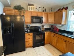 Picture of 529 Del Mar Drive, Lady Lake, FL 32159