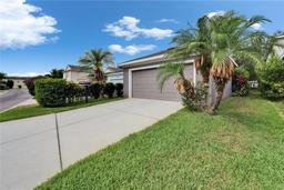 Picture of 5914 Goldenbark Place, Lithia, FL 33547