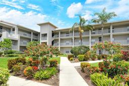 Picture of 9620 Club South Circle Unit 5304, Sarasota, FL 34238