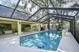 Picture of 124 Barrington Drive, Brandon, FL 33511