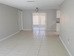 Picture of 906 Balmoral Place, Valrico, FL 33594