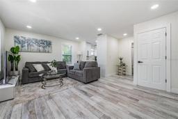 Picture of 1608 E Linden Avenue, Tampa, FL 33604