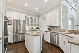 Picture of 4206 W Sevilla Street, Tampa, FL 33629