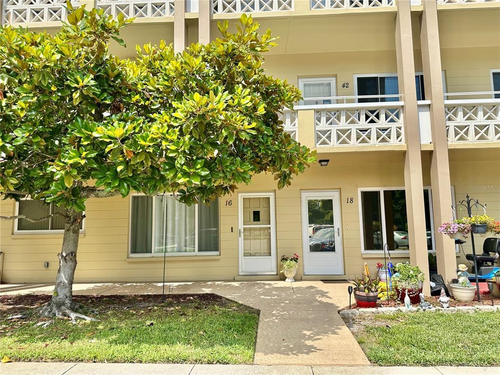 Picture of 2360 Irish Lane Unit 16, Clearwater, FL 33763