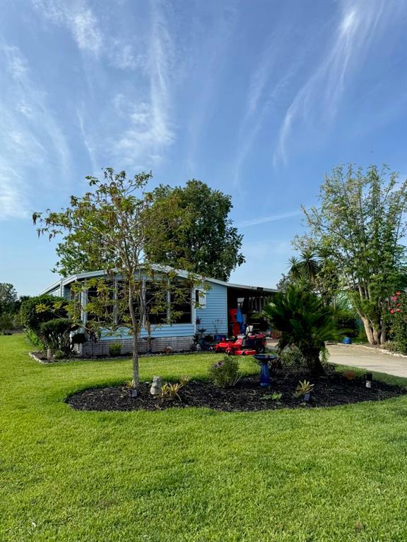 Picture of 24841 Pine Hill, Leesburg, FL 34748