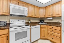 Picture of 4900 Brittany Drive S Unit 209, St Petersburg, FL 33715