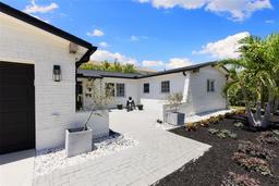 Picture of 4618 Bayshore Boulevard Ne, St Petersburg, FL 33703