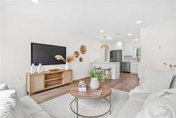 Picture of 411 37Th Street S, St Petersburg, FL 33711
