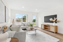 Picture of 411 37Th Street S, St Petersburg, FL 33711