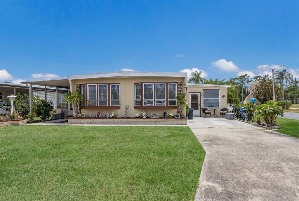 Picture of 921 Faith Circle E Unit 37, Bradenton, FL 34212