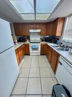 Picture of 144 Douglas Road W Unit F, Oldsmar, FL 34677