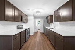 Picture of 9782 County Road 121, Wildwood, FL 34785