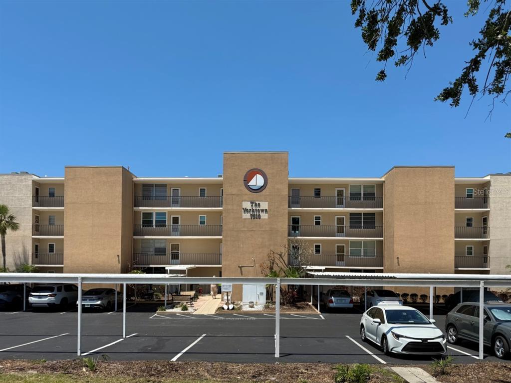 Picture of 7910 Sun Island Drive S Unit 404, South Pasadena, FL 33707