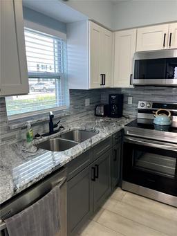 Picture of 4511 3Rd Street Circle W Unit 289, Bradenton, FL 34207