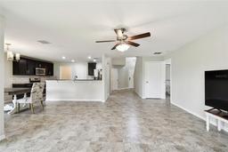 Picture of 1009 Wynnmere Walk Avenue, Ruskin, FL 33570