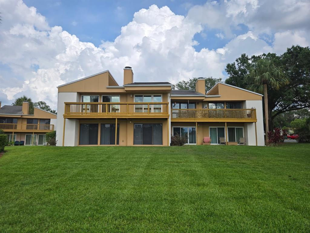 Picture of 1051 S Highland Street Unit D-E, Mount Dora, FL 32757