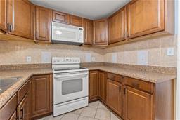 Picture of 1020 85Th Avenue N Unit 223, St Petersburg, FL 33702
