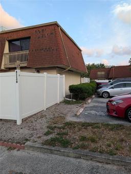 Picture of 8114 Oak Trace Way Unit D, Tampa, FL 33634