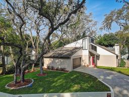 Picture of 10910 Winter Oak Place, Tampa, FL 33618