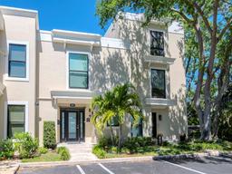 Picture of 2807 W Hawthorne Road Unit 11, Tampa, FL 33611