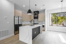 Picture of 607 W Euclid Ave Unit 3, Tampa, FL 33602