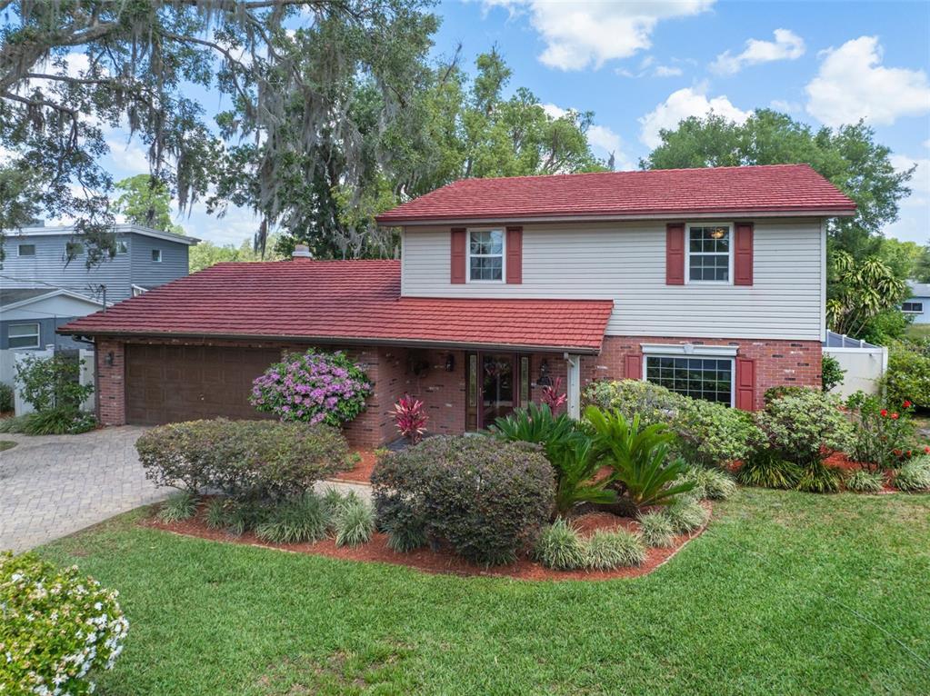 Picture of 18712 Lakeshore Drive, Lutz, FL 33549