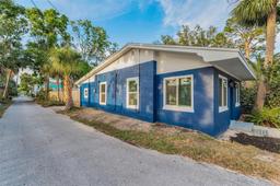 Picture of 330 Pineapple Street, Tarpon Springs, FL 34689