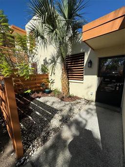 Picture of 135 Wild Palm Drive, Bradenton, FL 34210