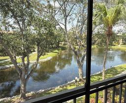 Picture of 435 30Th Avenue W Unit D304, Bradenton, FL 34205
