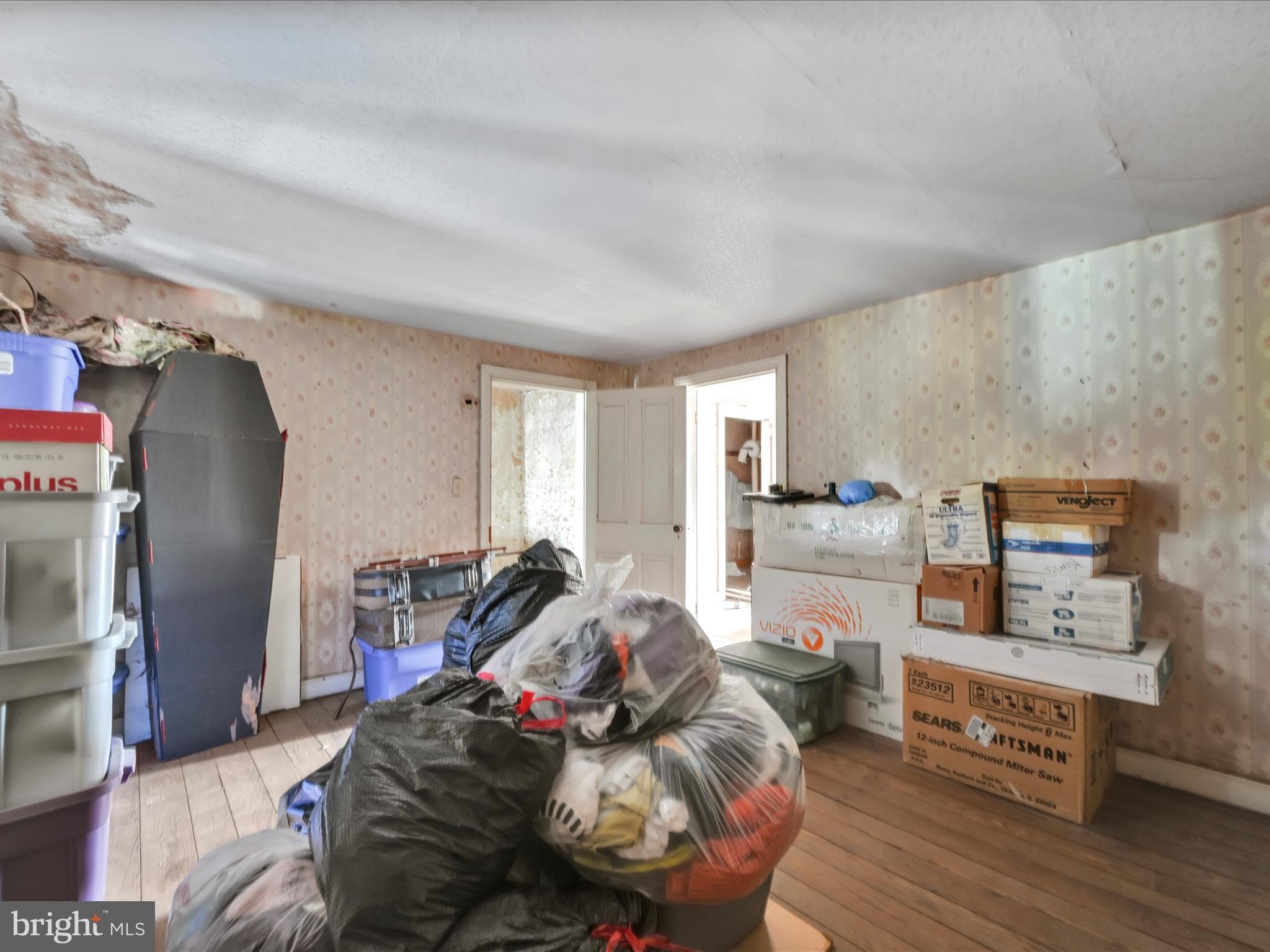 Home for sale at 431 W King Street, York, Pennsylvania 17401, photo 18 of 44