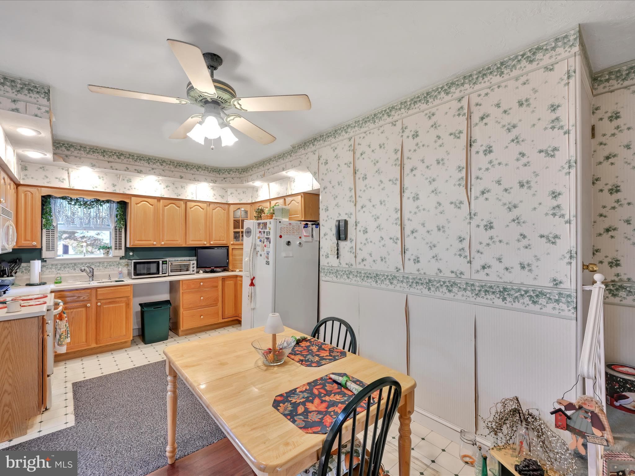 Home for sale at 431 W King Street, York, Pennsylvania 17401, photo 13 of 44