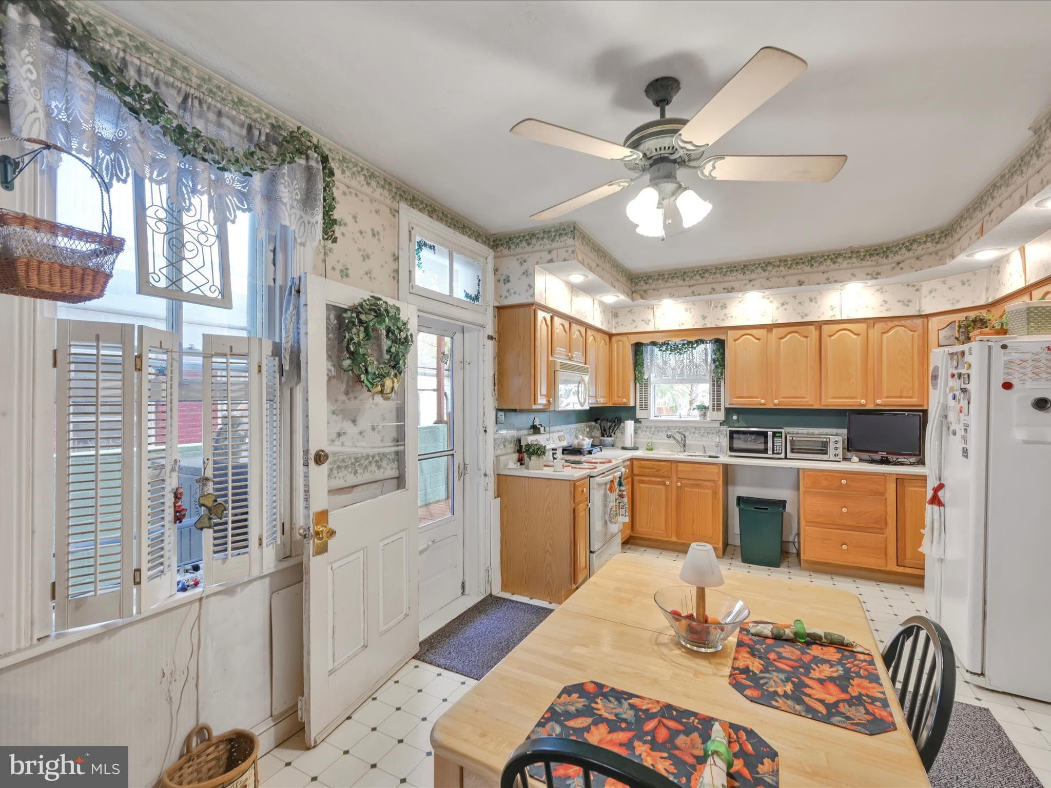 Home for sale at 431 W King Street, York, Pennsylvania 17401, photo 14 of 44
